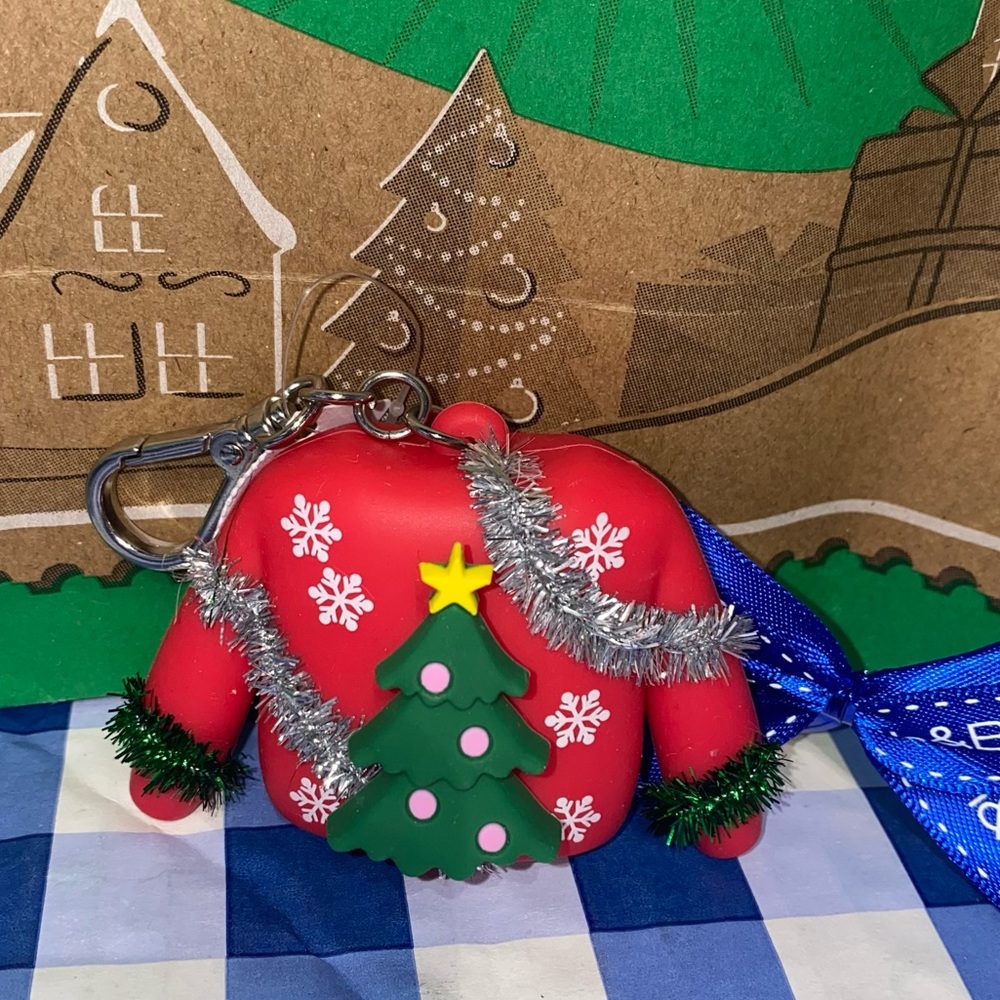BATH AND BODY WORKS UGLY CHRISTMAS SWEATER POCKETBAC SANITIZER HOLDER